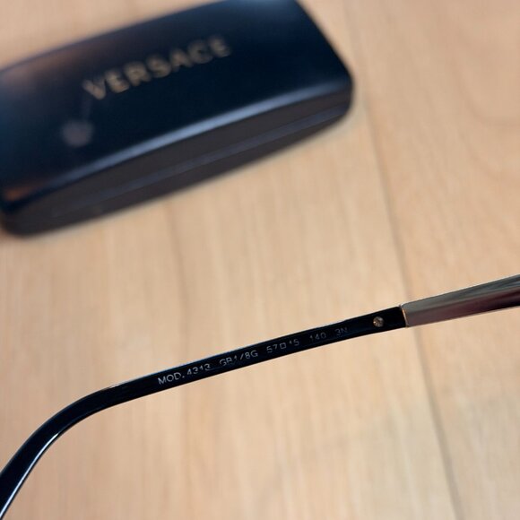 Versace Medusa Cat-eye Sunglasses - Picture 4 of 5